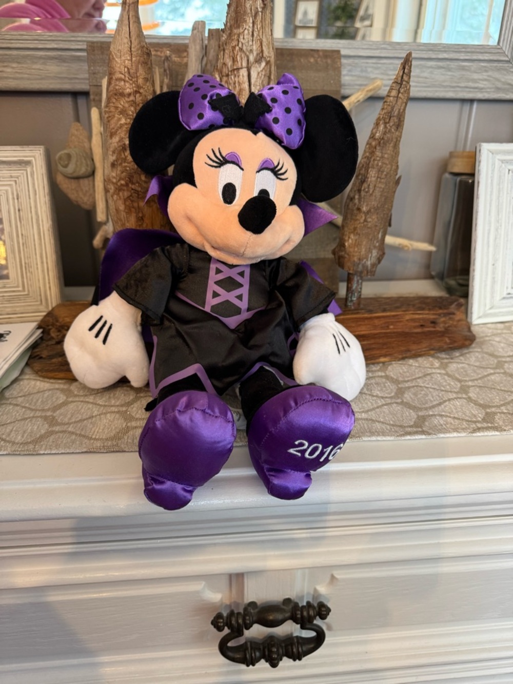 Disney Minnie Mouse‎ Vampire Plush.  Halloween